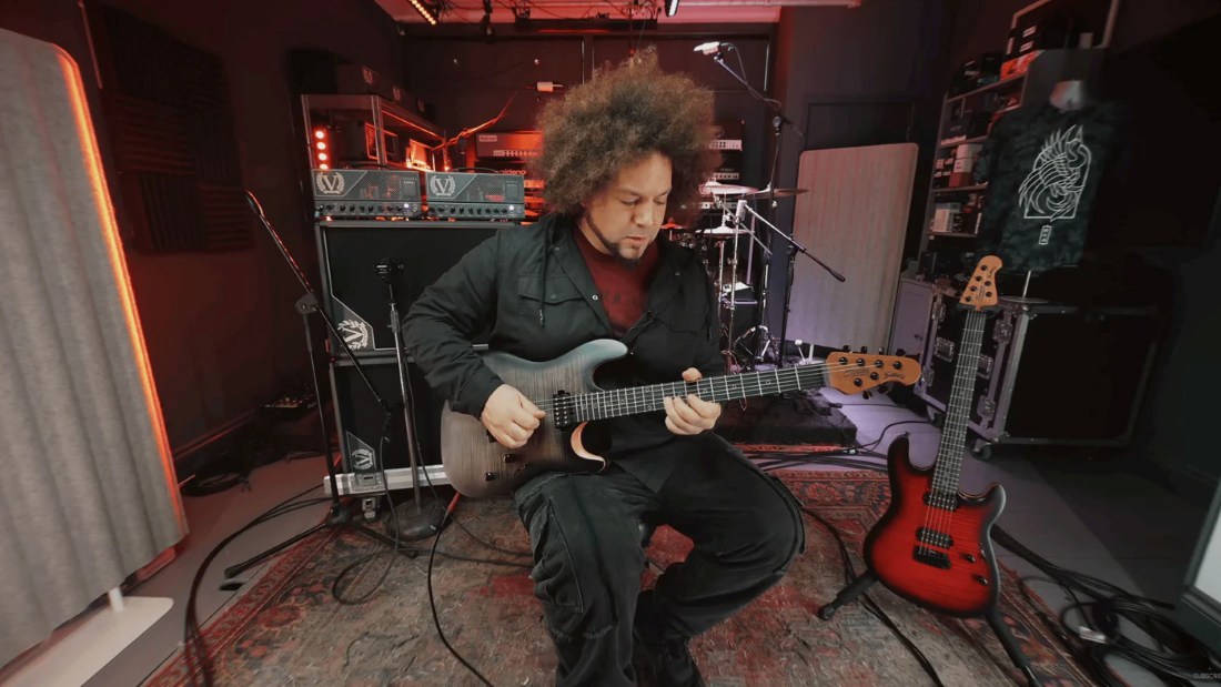 Sterling by Music Man Rabea Artist Series Sabre gitaar geintroduceerd