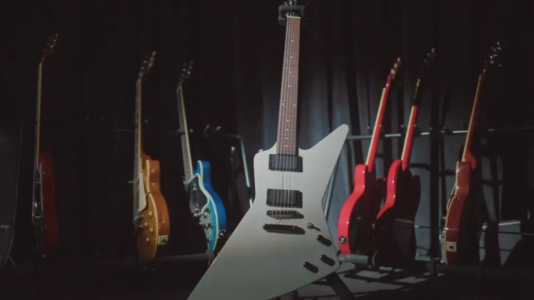 De jaren ’80 zijn terug: Epiphone pakt uit met de Explorer 80s EMG