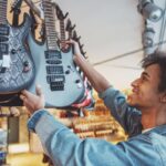 Een gitaar uit het buitenland halen: waar moet je allemaal op letten?