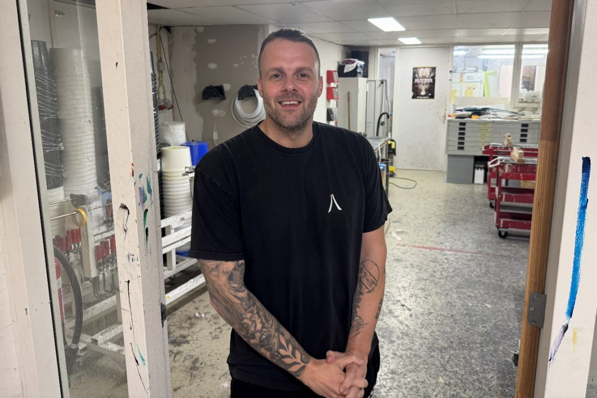 Aristides Guitars: van overleven naar 600 gitaren per jaar