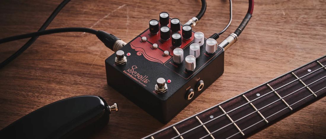 EarthQuaker Devices Scrolls Bass Odyssey combineert preamp, EQ en overdrive